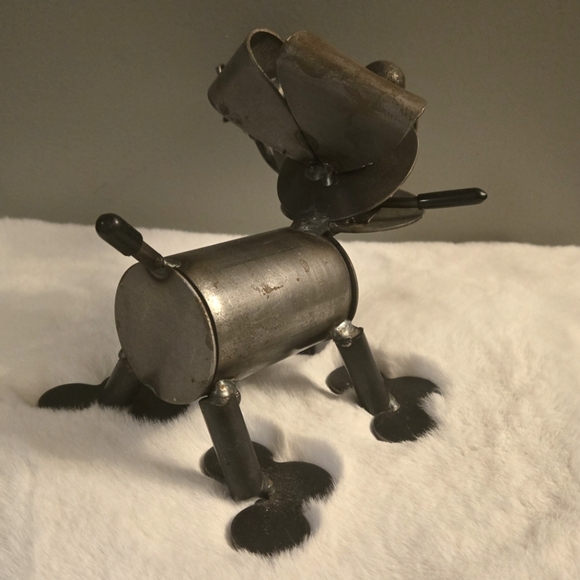 Metal Dog With Rose Ornament - Picture 7 of 9